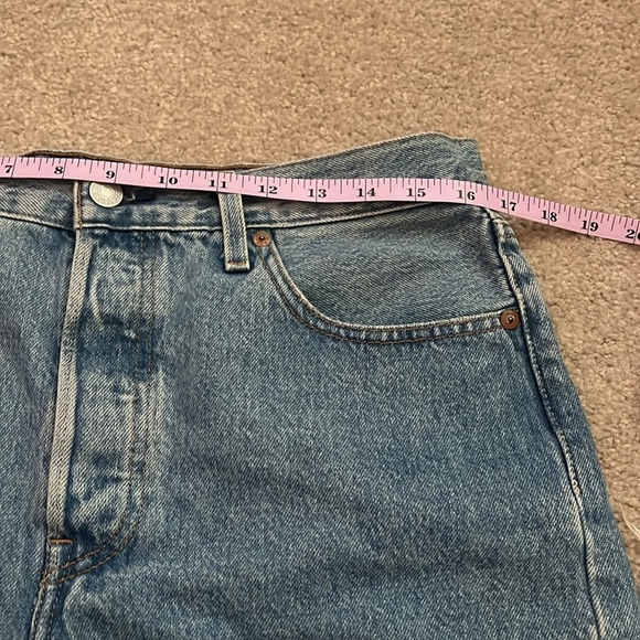 “Levi- High Rise Shorts size 28” - Picture 5 of 6